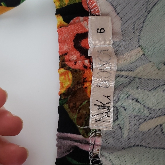 Nika Blossom Tropical Floral Bodycon Dress Size 6 - Picture 6 of 16